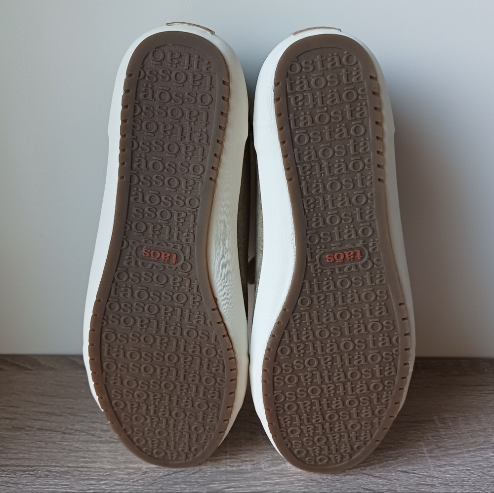 ๐ท NWOT Taos Star Khaki Canvas Lace-Up Sneakers ๐พ - Picture 13 of 16